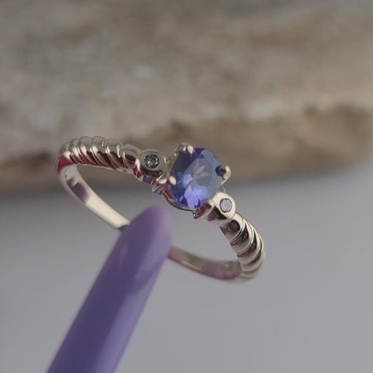 14K Yellow Gold Oval Tanzanite and Diamond Ring Size 7 - Solid Gold