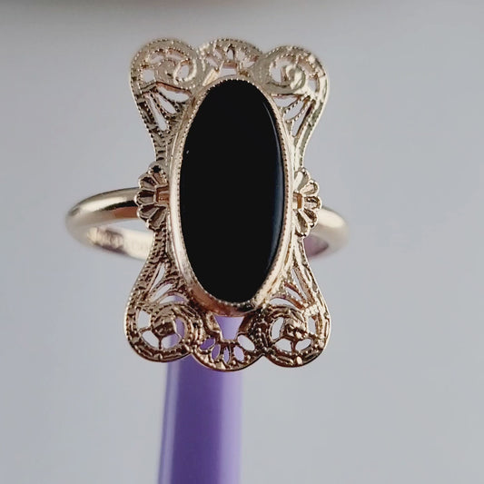 10k Size 5.5 Beautiful Solid Yellow Gold Onyx Gemstone Ring!