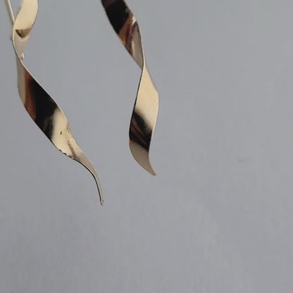 14K Yellow Gold Vintage Twisted Ribbon Design Earrings, Small Lightweight