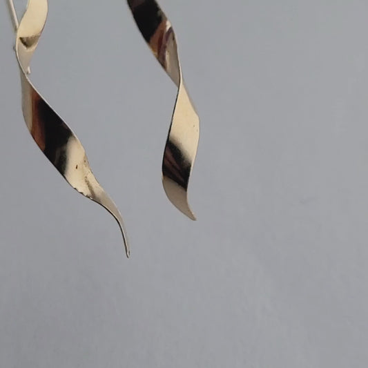 14K Yellow Gold Vintage Twisted Ribbon Design Earrings, Small Lightweight