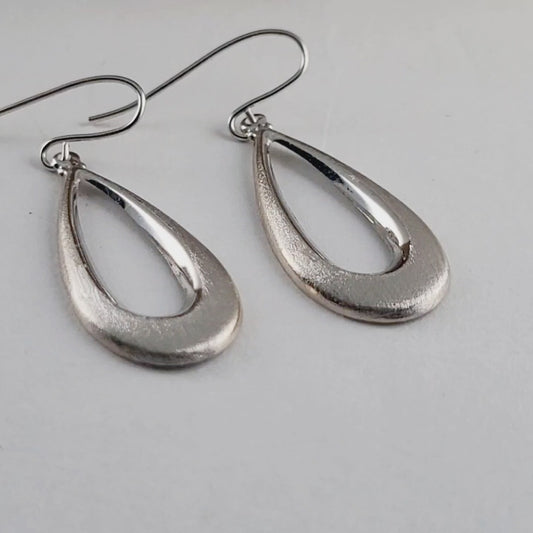 14K White Gold Lightweight Small Comfortable Brushed Finish Earrings!