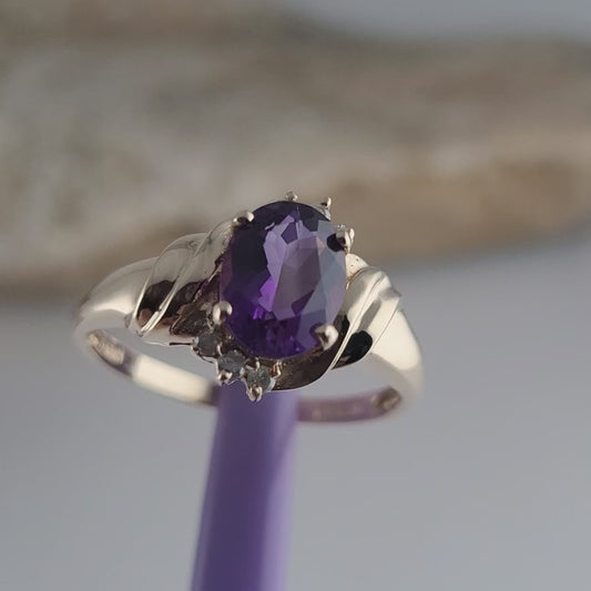 14K Yellow Gold Purple Amethyst and Genuine Diamond Ring Size 7.5 - Solid Gold