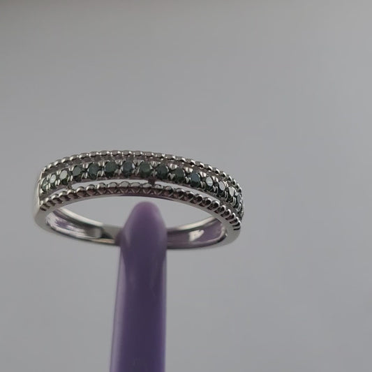10K White Gold Green Diamonds Infinity Ring Design Size 7 - Solid Gold
