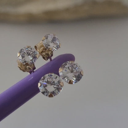 10k Yellow Gold Cubic Zirconia Stud Earrings Solid Gold!