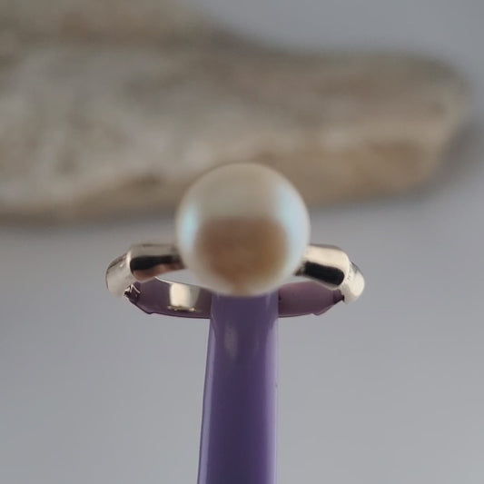 14K Yellow Gold Freshwater Pearl Ring Size 4 - Solid Gold