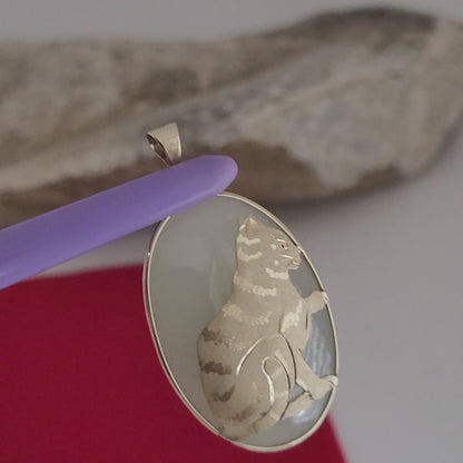 ❤️14k Precious Solid Yellow Gold Jade Cat Design Pendant!