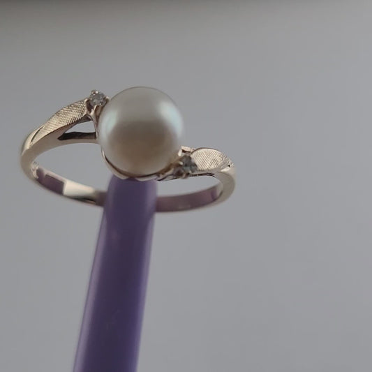 14K Yellow Gold Fresh-water Pearl and Genuine Diamond Ring Size 6 - Solid Gold