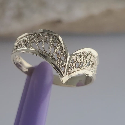 10K Yellow Gold Filigree Tiara Design Ring Size 5.75 - Solid Gold!