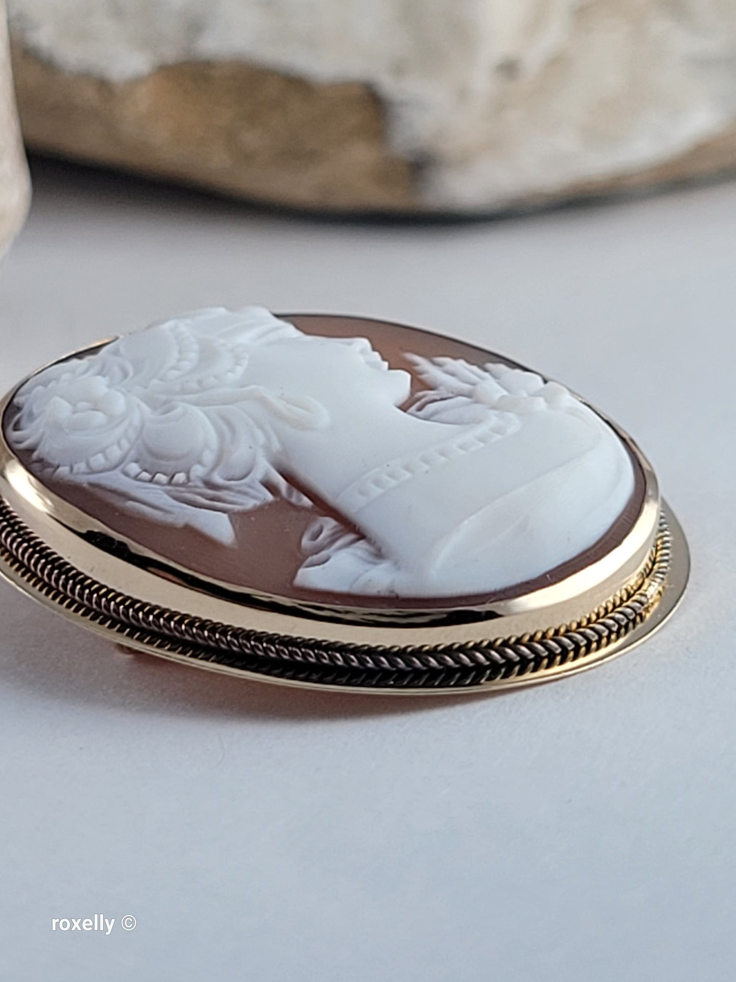 Vintage 14K Yellow Gold Italian Cameo Brooch/Pendant – Classic Victorian Profile -Hand-Carved Shell