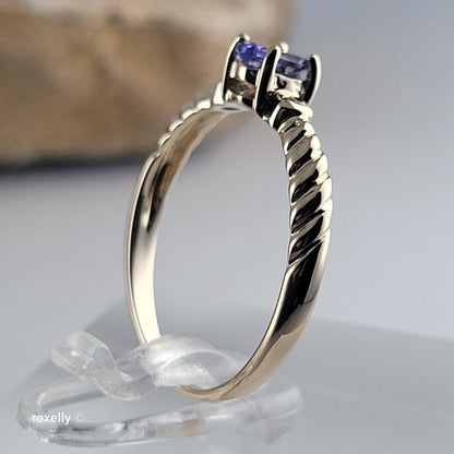 14K Yellow Gold Oval Tanzanite and Diamond Ring Size 7 - Solid Gold