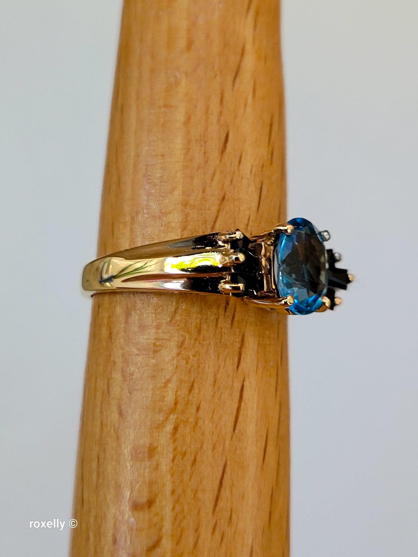 10K Yellow Gold Blue Topaz and Sapphire Cocktail Ring Size 7.25, Solid Gold!