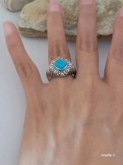 925 Sterling Silver and 18K Yellow Gold Turquoise Carved Cable  Ring