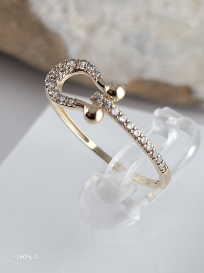10K Yellow Gold Cubic Zirconia Horseshoe Dainty Ring Size 6.75, Solid Gold!