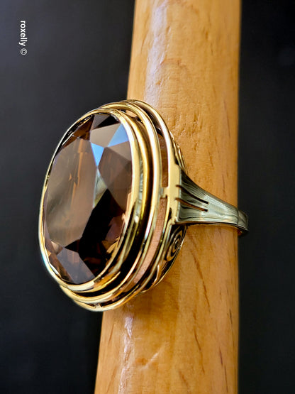 14K Gorgeous Yellow Gold Smoky Topaz Cocktail Ring Size 6, Solid Gold!