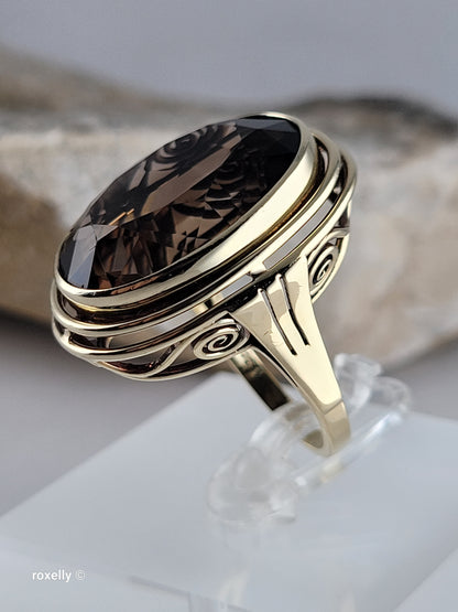 14K Gorgeous Yellow Gold Smoky Topaz Cocktail Ring Size 6, Solid Gold!