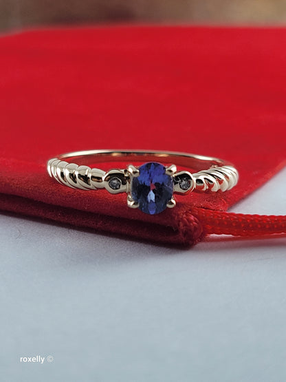 14K Yellow Gold Oval Tanzanite and Diamond Ring Size 7 - Solid Gold