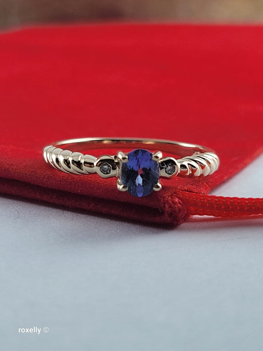 14K Yellow Gold Oval Tanzanite and Diamond Ring Size 7 - Solid Gold