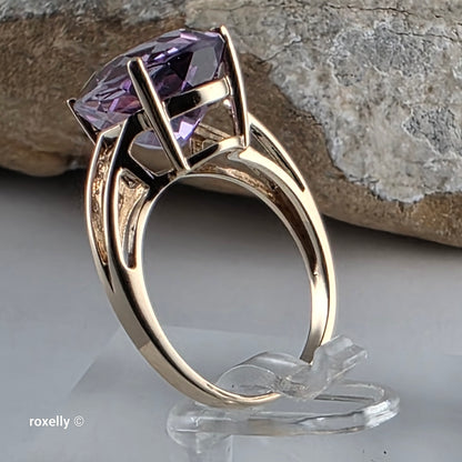 10K Yellow Gold Amethyst Gemstone Ring Size 6.75, Solid Gold!