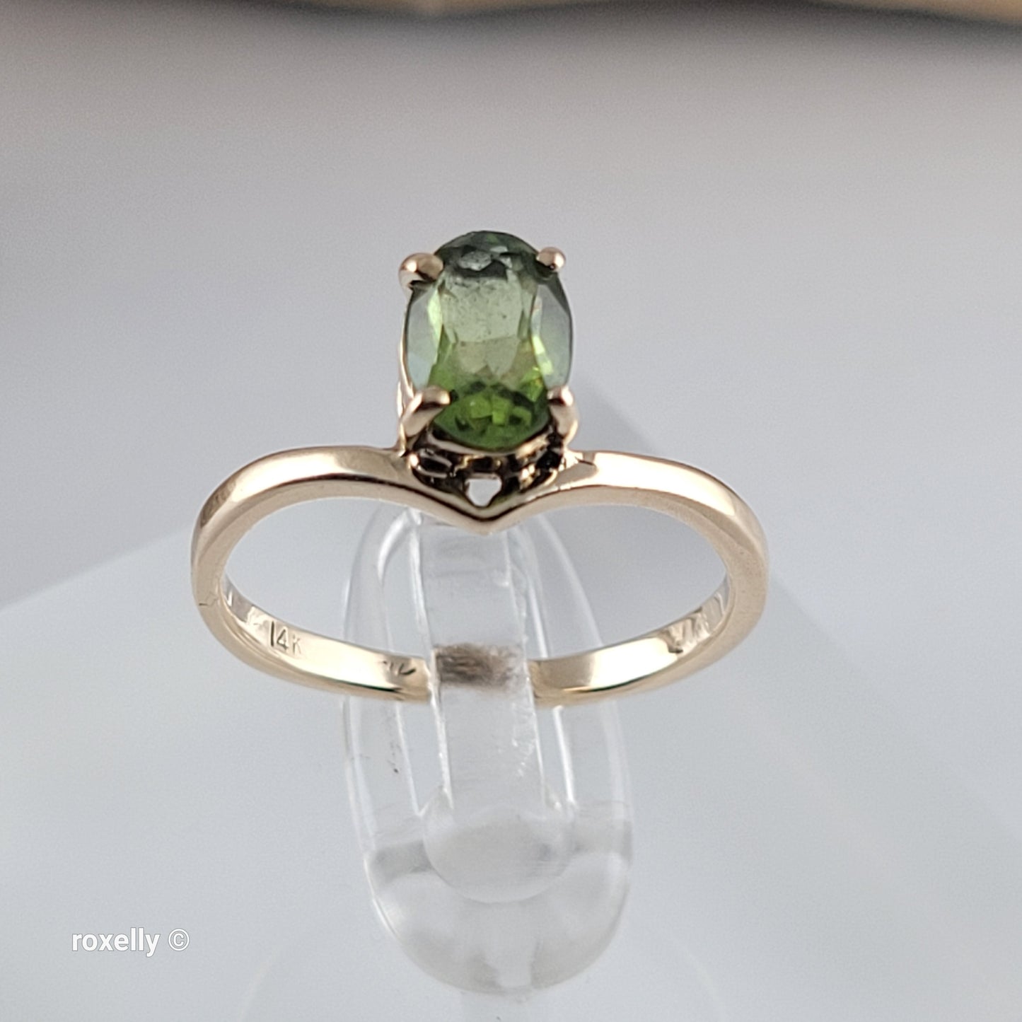 14K Yellow Gold Peridot Gemstone Cocktail Ring Size 6 - Solid Gold