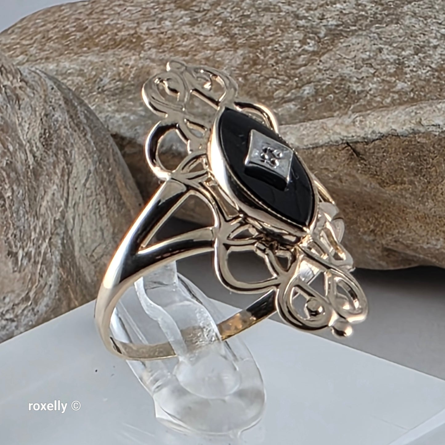 10K Yellow Gold Onyx and Diamond Art-Deco Ring Size 8.25, Solid Gold!