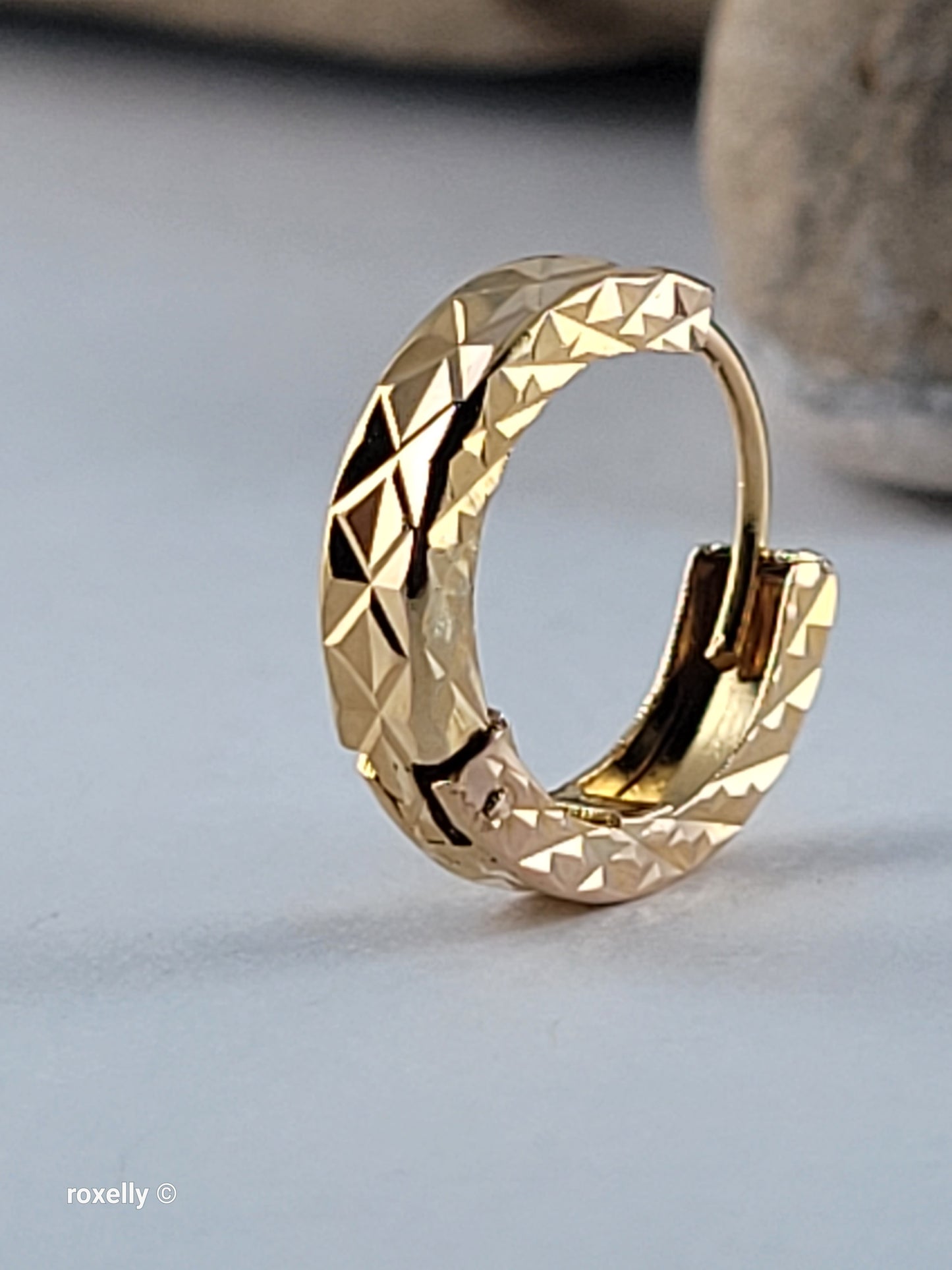18K Solid Yellow Gold Diamond-Cut Small Single Italian Hoop / Cartilage Hoop