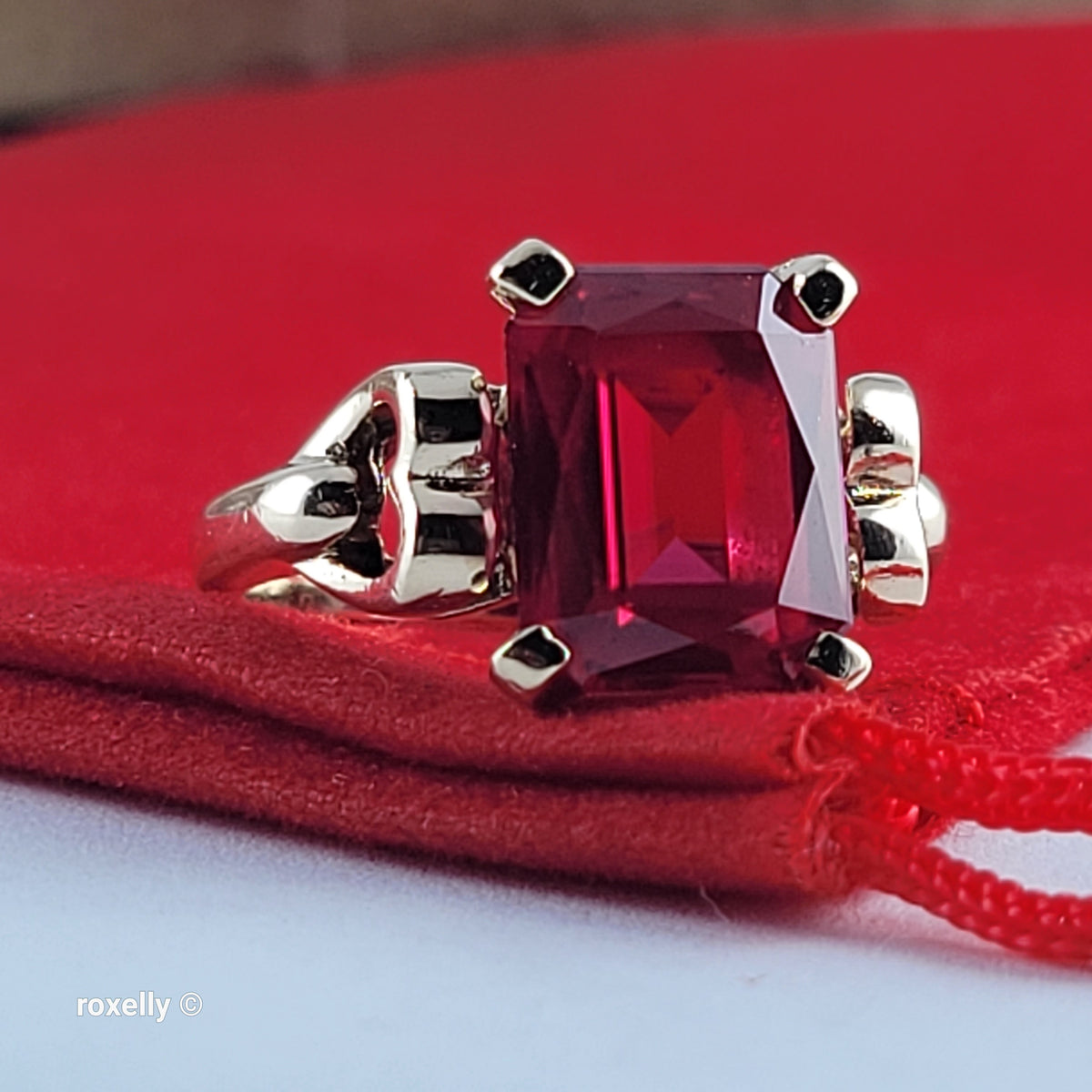 10K Yellow Gold Ruby Gemstone Ring Size 4.25 - Solid Gold!