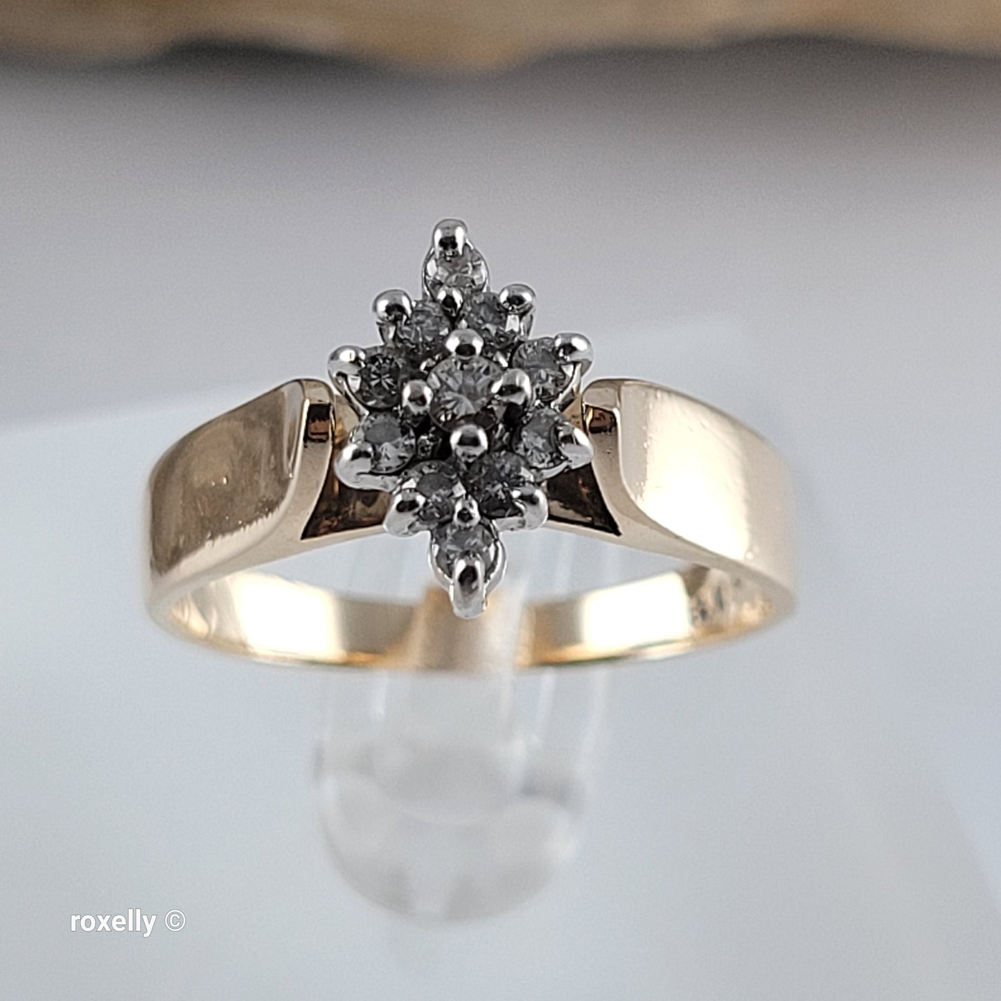 14K Yellow Gold Genuine Diamonds Cluster Ring Size 7.5 - Solid Gold!