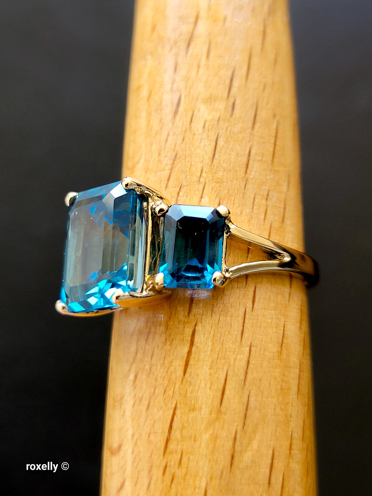 10K Yellow Gold London Blue Topaz Cocktail Ring Size 6.75, Solid Gold