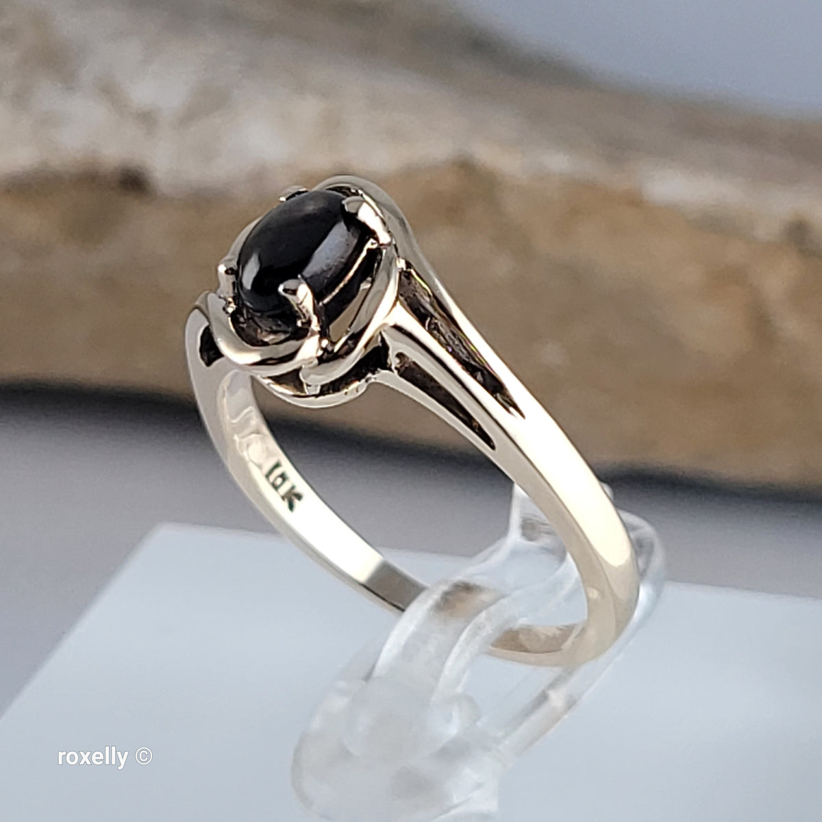 10K Yellow Gold Black Star Sapphire Ring Size 6 - Solid Gold!