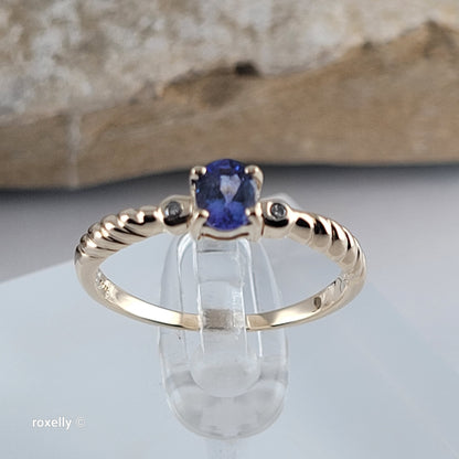 14K Yellow Gold Oval Tanzanite and Diamond Ring Size 7 - Solid Gold