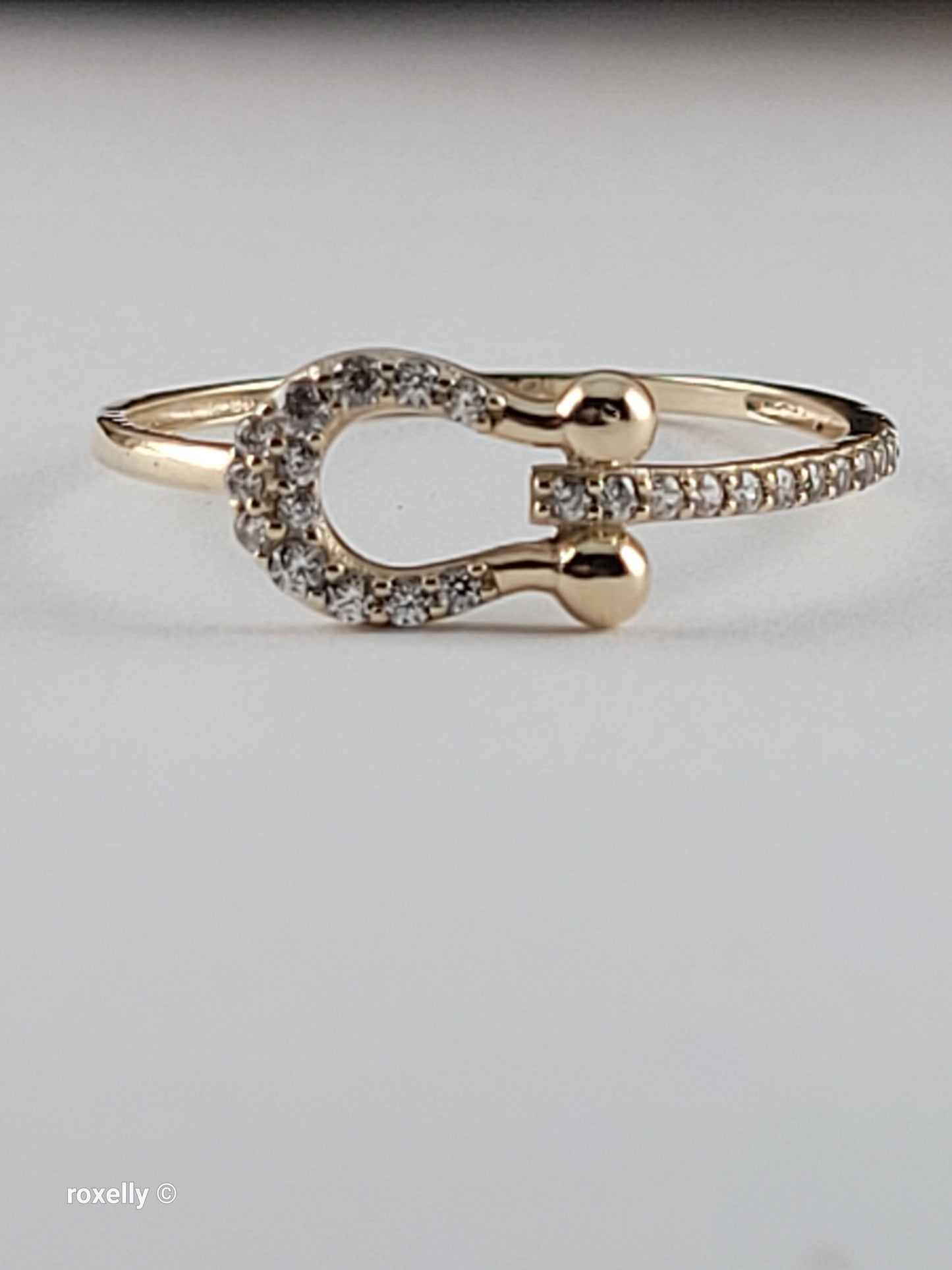 10K Yellow Gold Cubic Zirconia Horseshoe Dainty Ring Size 6.75, Solid Gold!