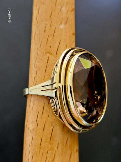 14K Gorgeous Yellow Gold Smoky Topaz Cocktail Ring Size 6, Solid Gold!