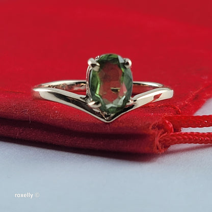 14K Yellow Gold Peridot Gemstone Cocktail Ring Size 6 - Solid Gold