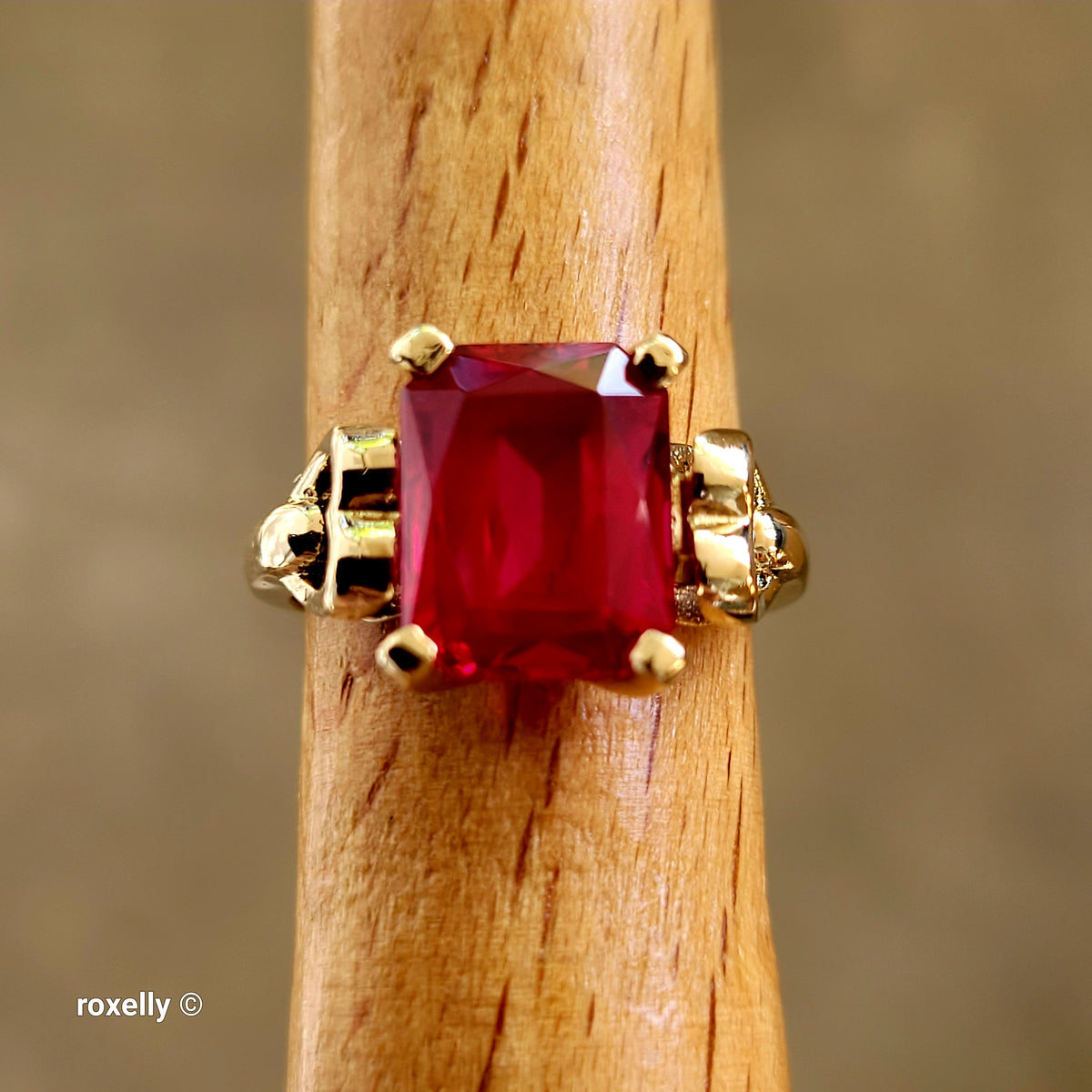 10K Yellow Gold Ruby Gemstone Ring Size 4.25 - Solid Gold!