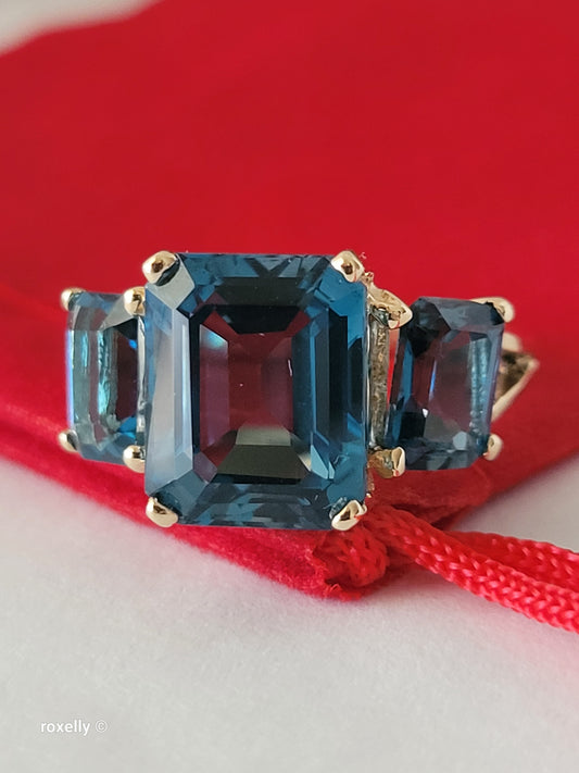 10K Yellow Gold London Blue Topaz Cocktail Ring Size 6.75, Solid Gold