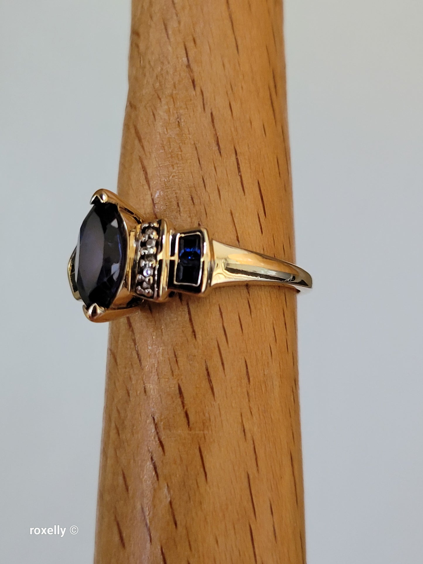 10K Yellow Gold Sapphire and Diamond Cocktail Ring Size 7.5, Solid Gold!