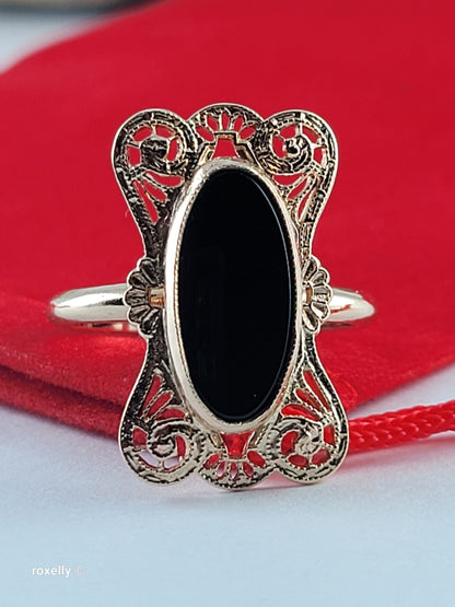 10k Size 5.5 Beautiful Solid Yellow Gold Onyx Gemstone Ring!