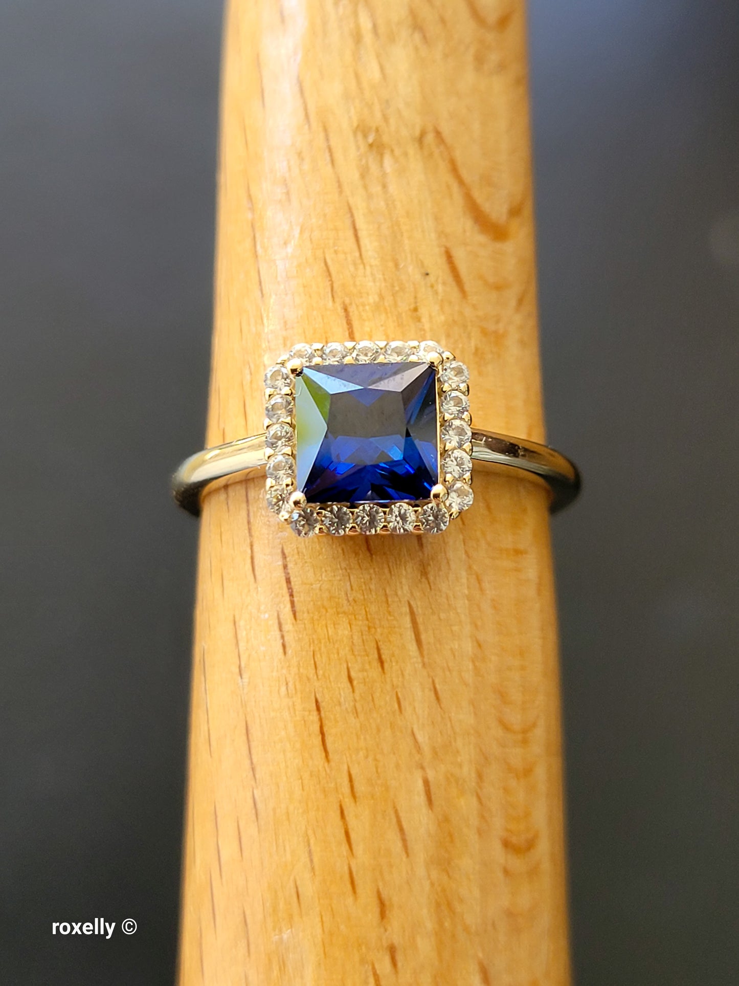 10K Yellow Gold with Blue and White Sapphires Cocktail Ring Size 6, Solid Gold