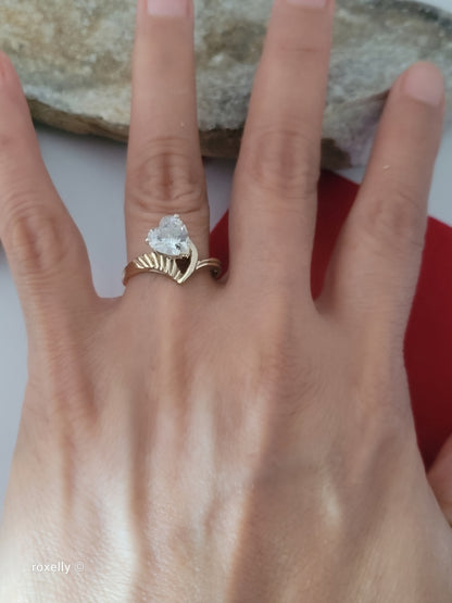 14K Yellow Gold Heart-Shaped Cubic Zirconia Ring Size 7.75, Solid Gold!