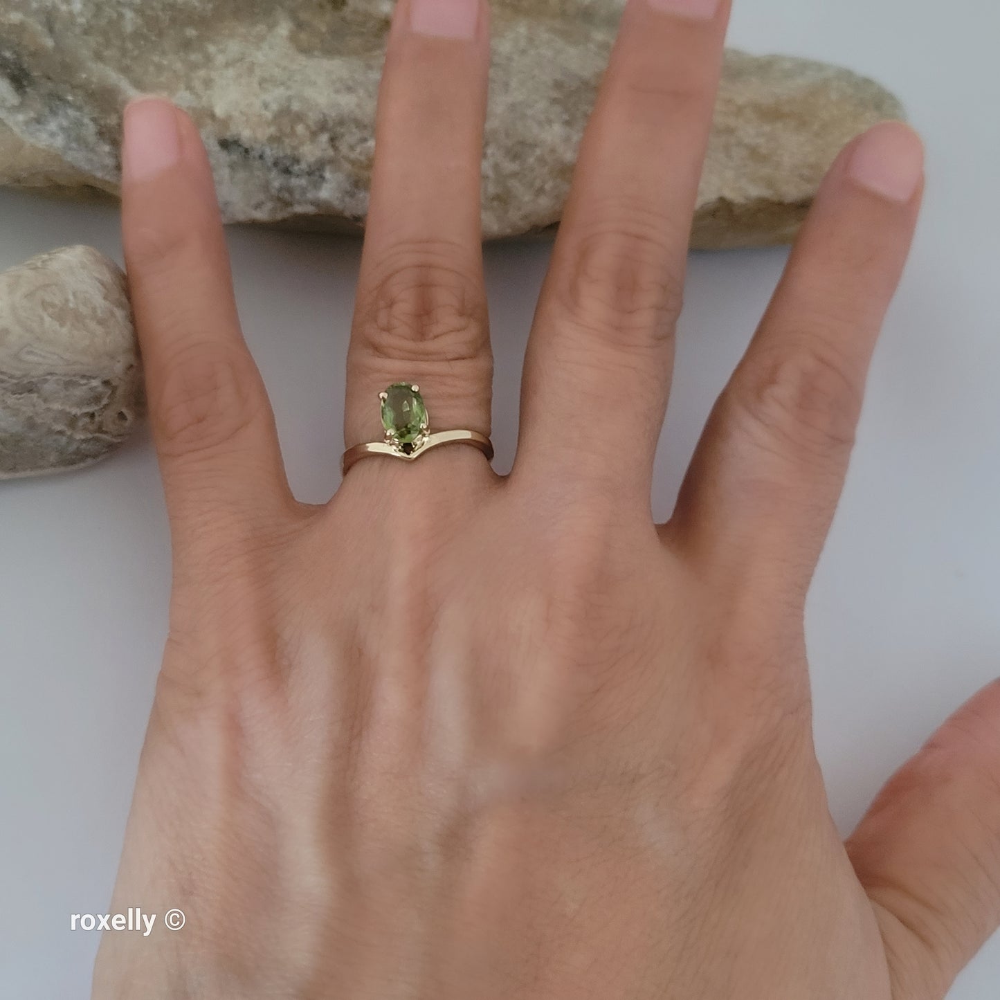 14K Yellow Gold Peridot Gemstone Cocktail Ring Size 6 - Solid Gold