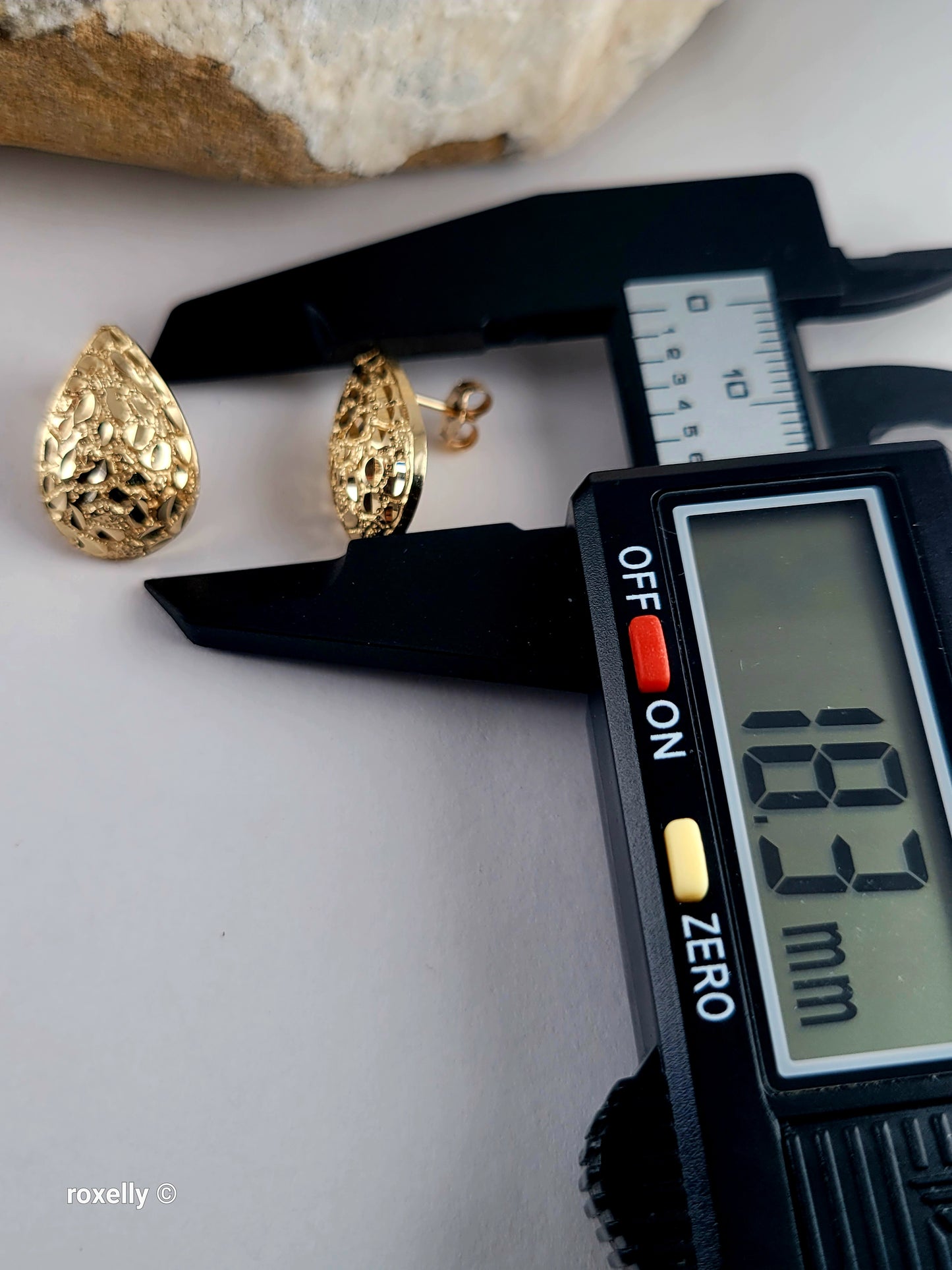 14K Solid Yellow Gold Nugget Teardrop Stud Earrings, 18.3mm Beautiful!