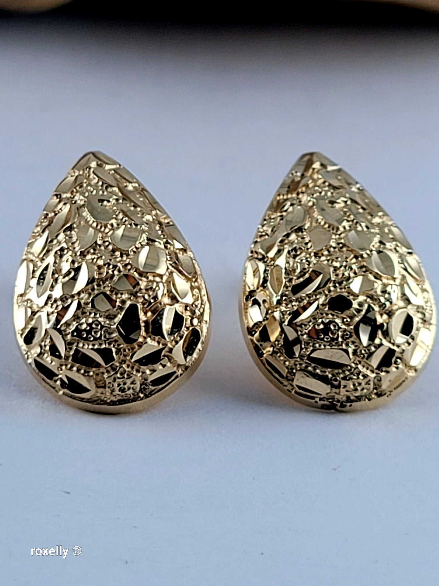 14K Solid Yellow Gold Nugget Teardrop Stud Earrings, 18.3mm Beautiful!