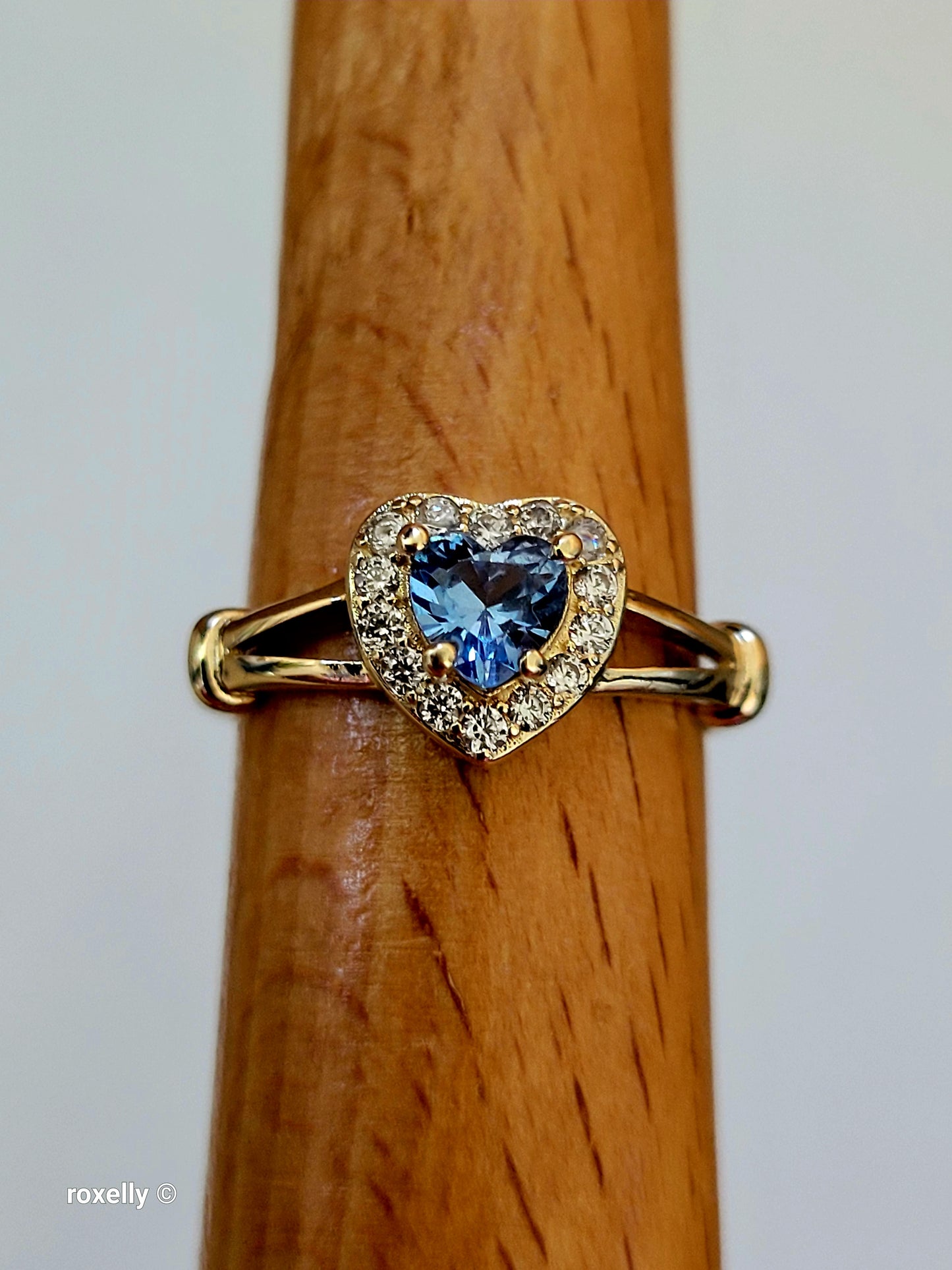 14K Yellow Gold Heart-Shaped Blue Topaz and Cubic Zirconia Ring Size 7, Solid Gold!