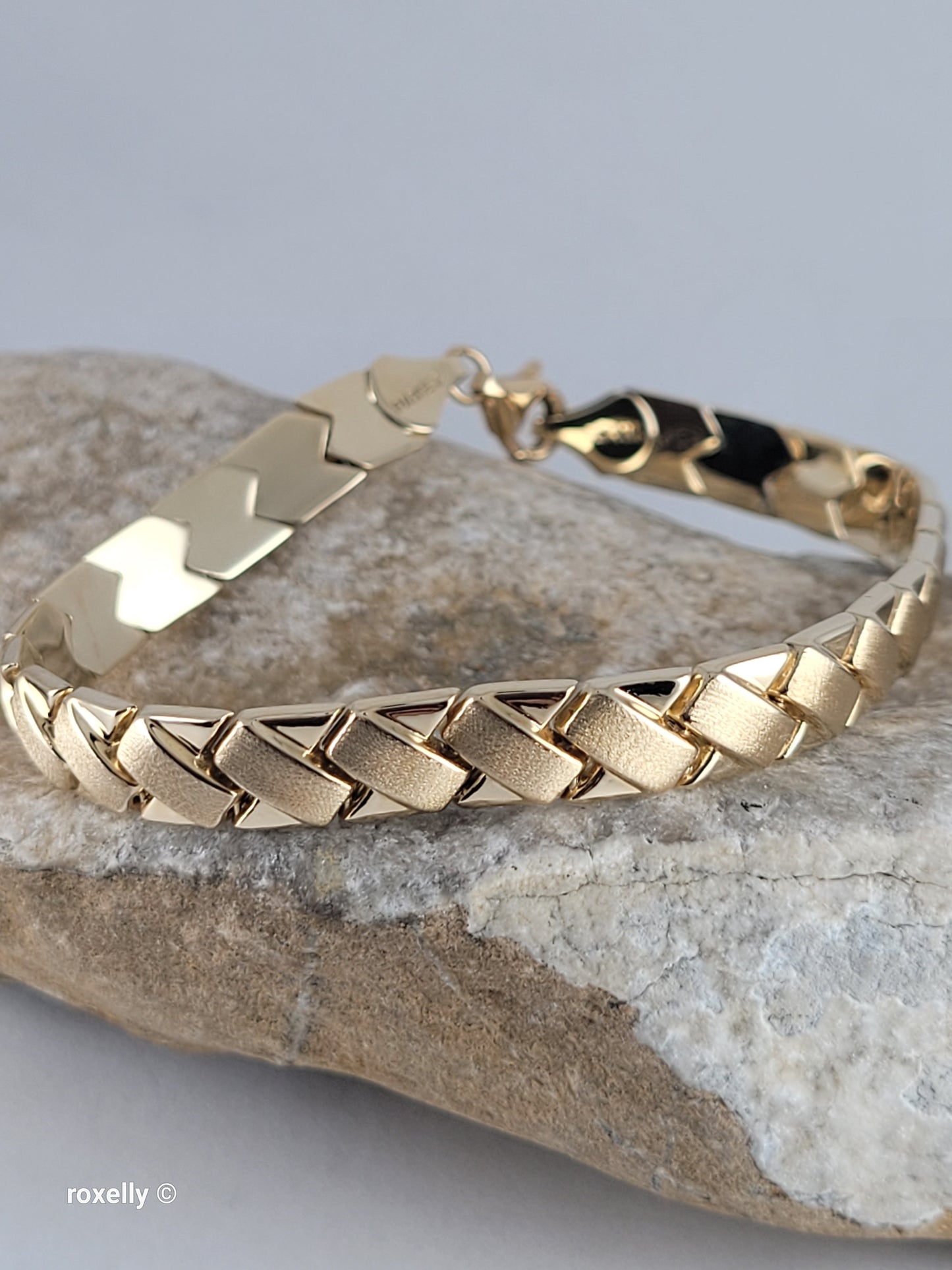 14K Yellow Gold Woven Chevron Link Bracelet, 7.25” Solid Gold – Made in Turkey