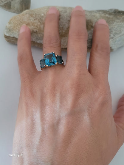 10K Yellow Gold London Blue Topaz Cocktail Ring Size 6.75, Solid Gold