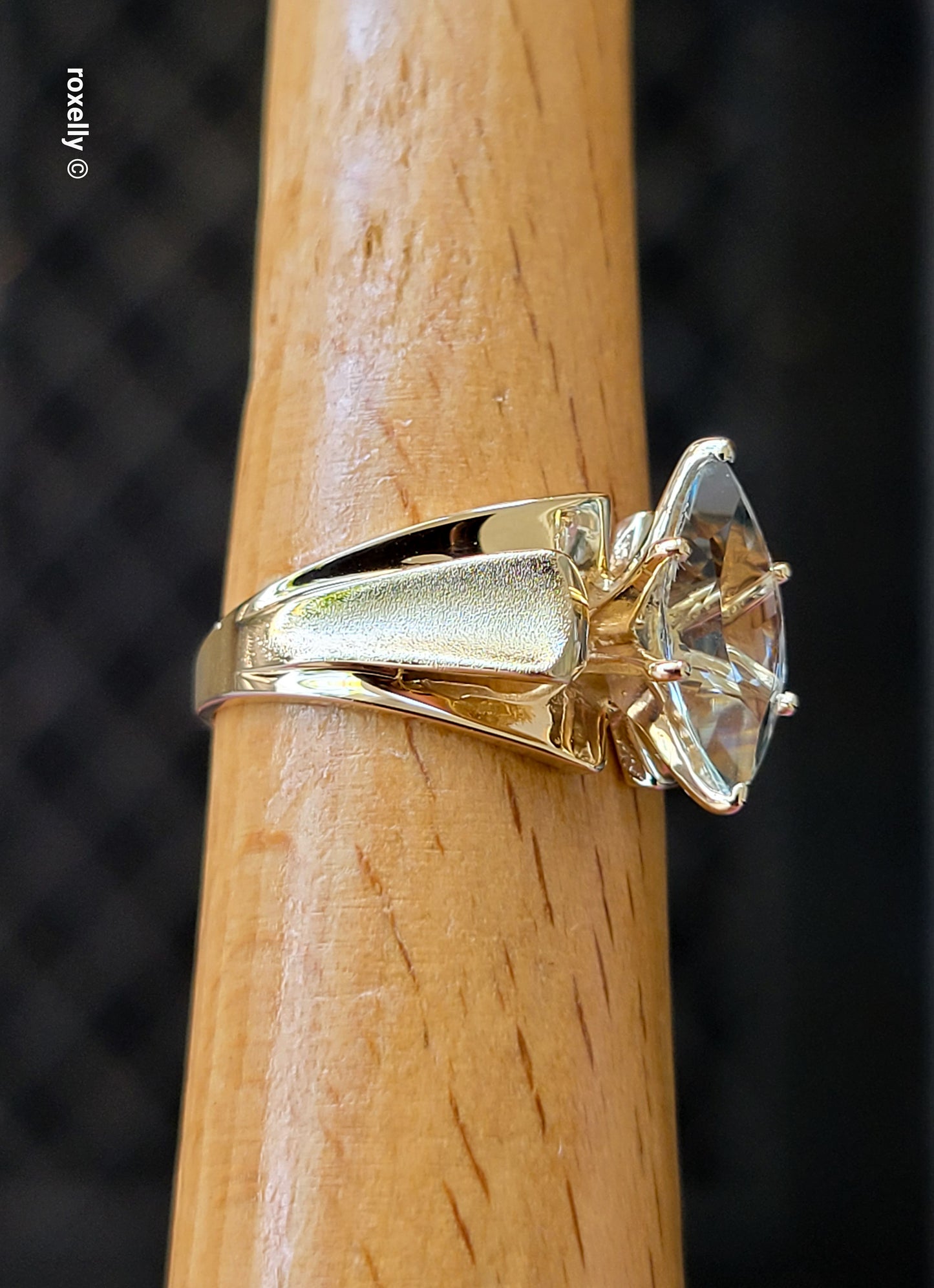 14K Yellow Gold Aquamarine Gemstone Ring Size 6.5, Solid Gold!
