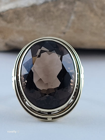 14K Gorgeous Yellow Gold Smoky Topaz Cocktail Ring Size 6, Solid Gold!
