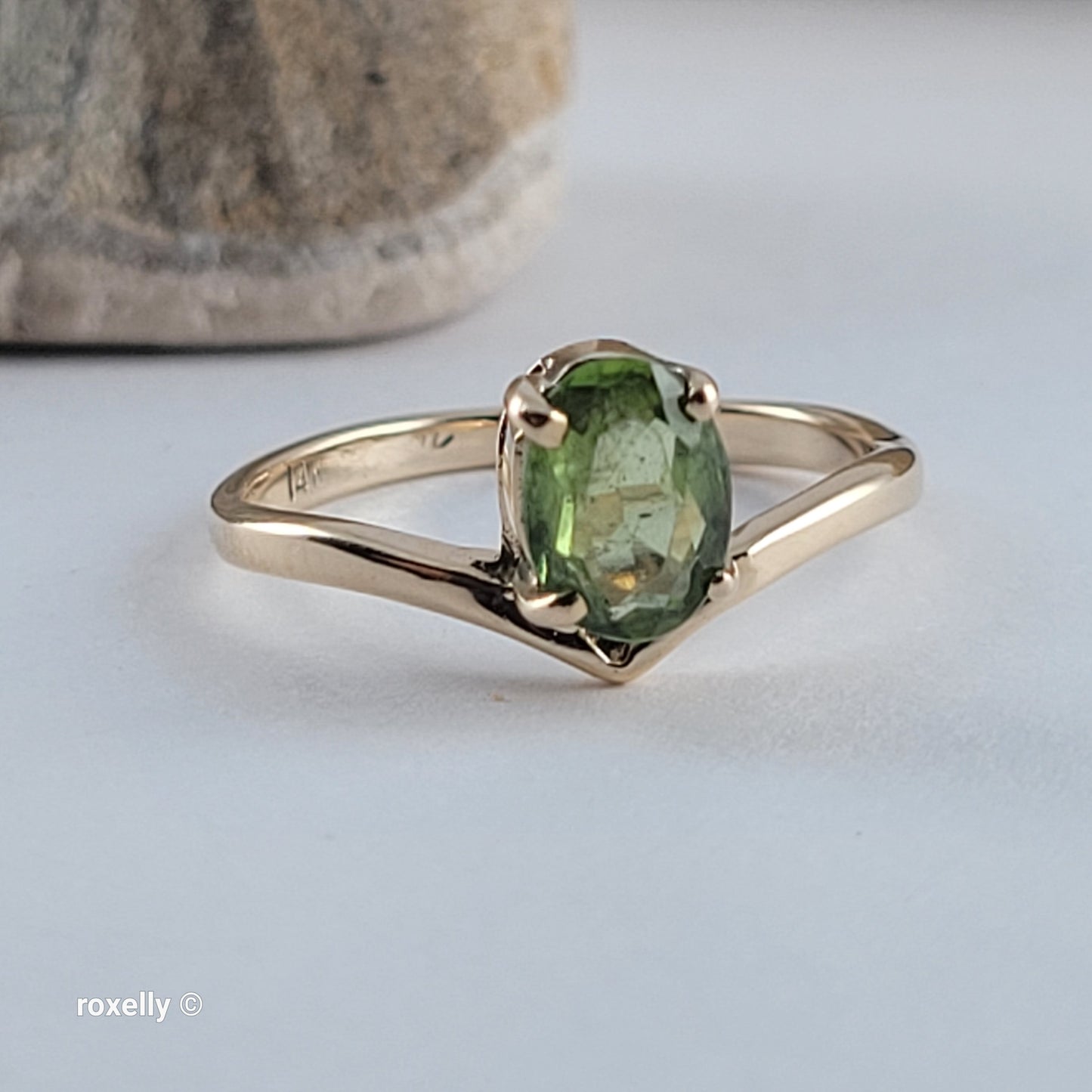 14K Yellow Gold Peridot Gemstone Cocktail Ring Size 6 - Solid Gold