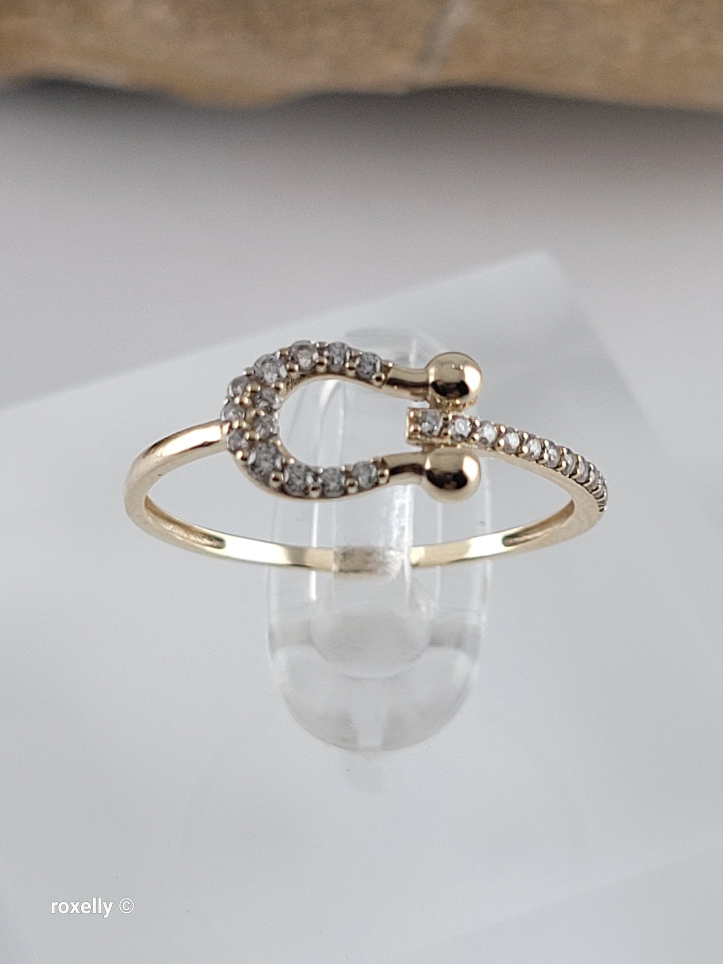 10K Yellow Gold Cubic Zirconia Horseshoe Dainty Ring Size 6.75, Solid Gold!