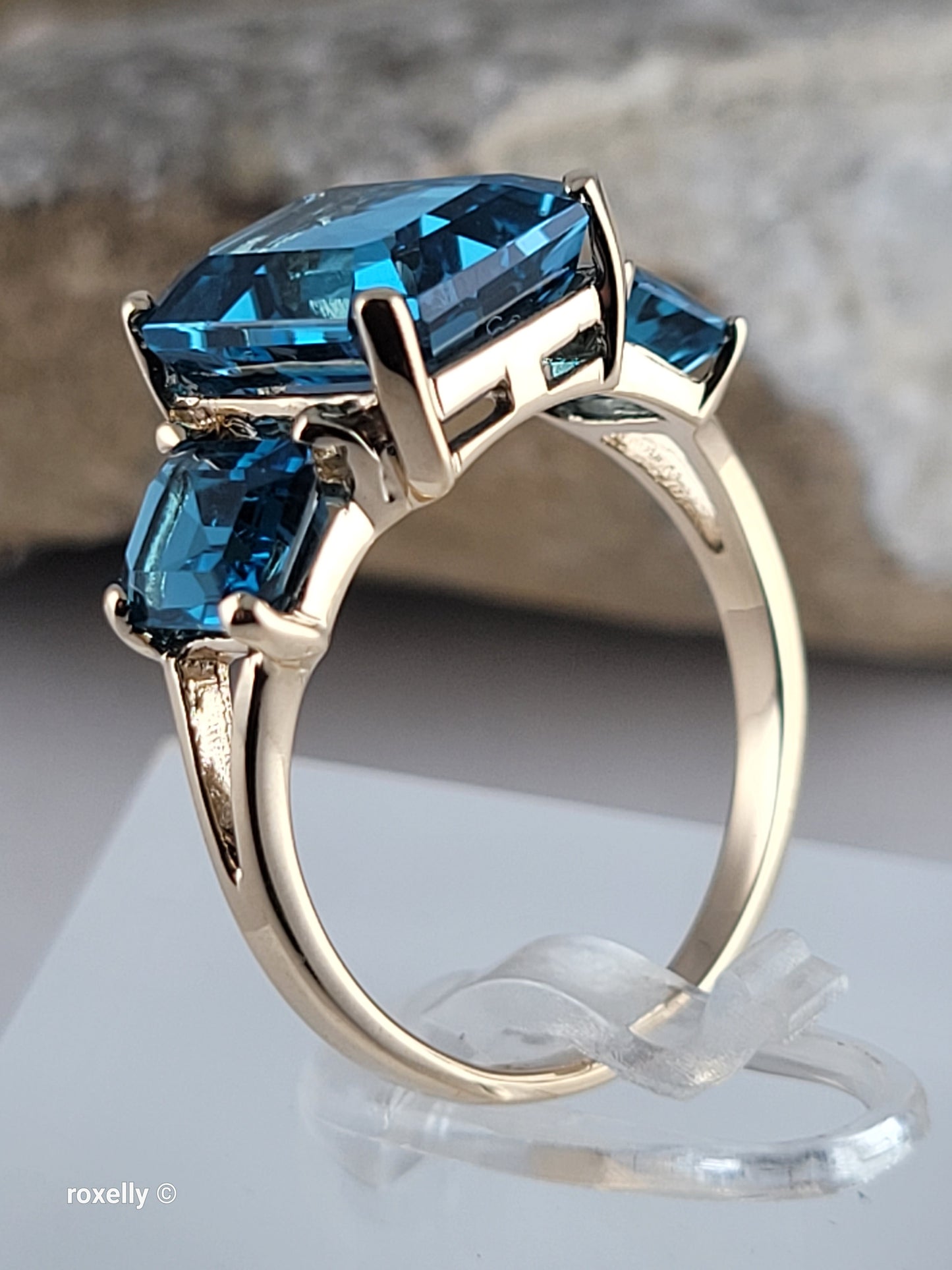 10K Yellow Gold London Blue Topaz Cocktail Ring Size 6.75, Solid Gold